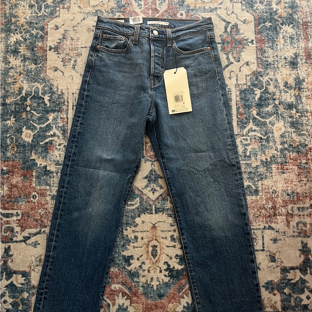 NWT Levi’s Wedgie Straight Premium Denim Jeans - Picture 3 of 9